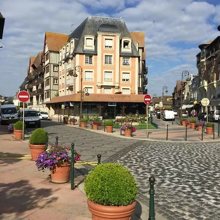 Coeur Grand 3 Pièces Avec Parking Appartement *